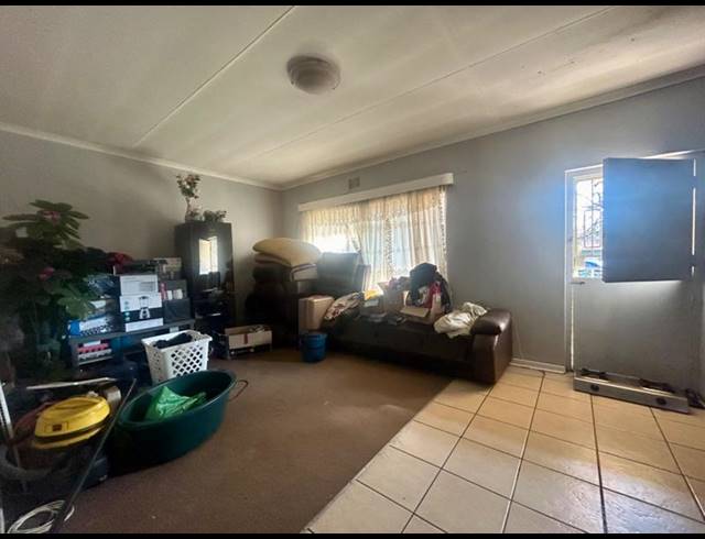 4 BEDROOM HOUSE FOR SALE IN VANDERBIJLPARK CW 5